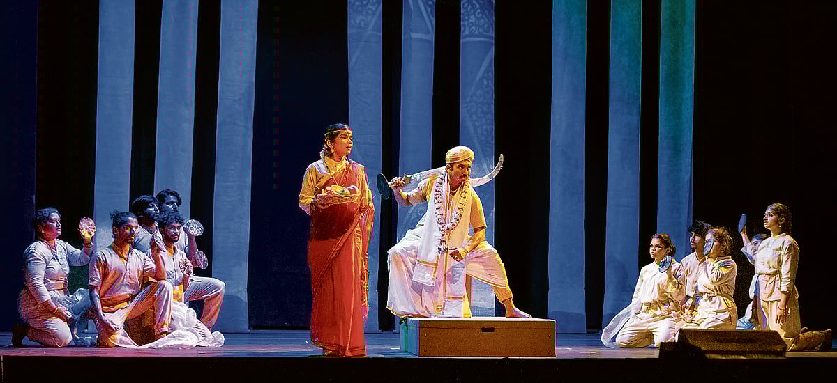 ನಾಟಕ ವಿಮರ್ಶೆ: ನೀರಗನ್ನಡಿಯಲ್ಲಿ ಹೆಣ್ಣಿನ ಪ್ರತಿಬಿಂಬ