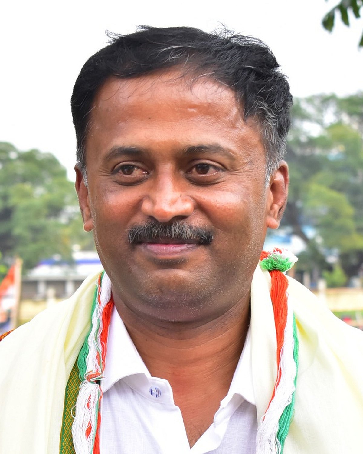 ‘ಗ್ಯಾರಂಟಿ’ಗಳಿಗೆ ₹ 1.20 ಲಕ್ಷ ಕೋಟಿ ವೆಚ್ಚ: ಪರಿಷತ್‌ ಸದಸ್ಯ ದಿನೇಶ್‌ ಗೂಳಿಗೌಡ