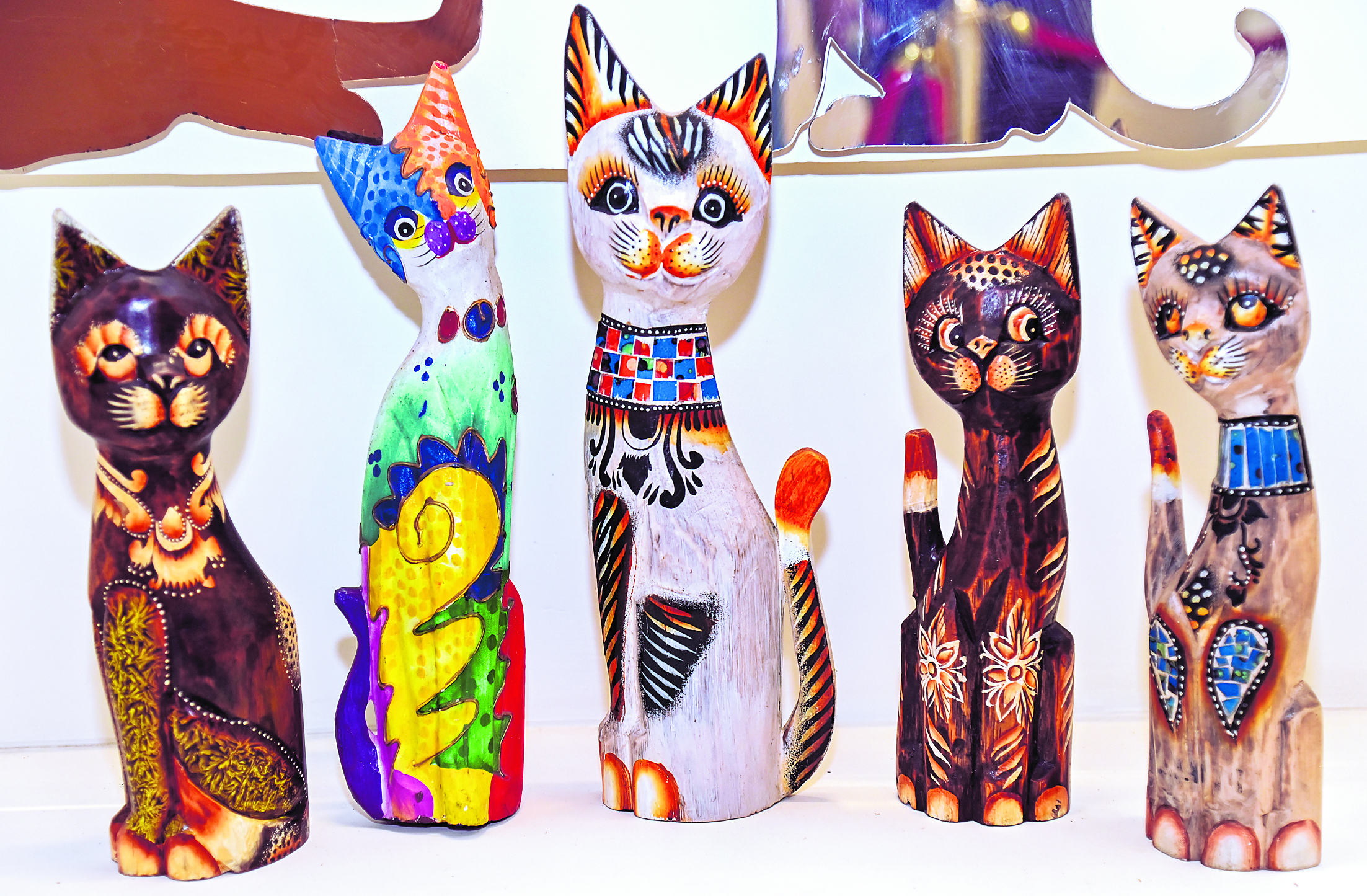 ಬೆಕ್ಕನ್ನು ಹೋಲುವ ಕಲಾಕೃತಿಗಳ ಪ್ರದರ್ಶನ