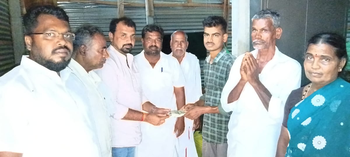 ಗುಂಡ್ಲುಪೇಟೆ: ಯುವಕನ ಚಿಕಿತ್ಸೆಗೆ ಆರ್ಥಿಕ ನೆರವು