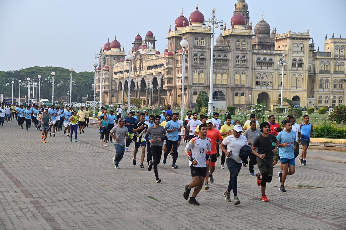 ಮೈಸೂರು: ‘ಕರ್ನಾಟಕ ಪೊಲೀಸ್ ರನ್'ಗೆ ಸಚಿವ ಎಚ್.ಸಿ.ಮಹದೇವಪ್ಪ ಚಾಲನೆ