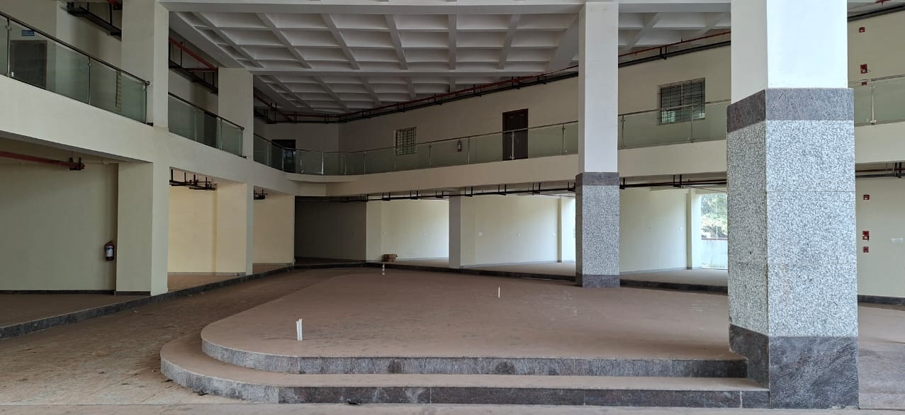 ಬೆಳಗಾವಿಯ ಟಿಳಕವಾಡಿಯ ಮೊದಲ ರೈಲ್ವೆ ಗೇಟ್‌ ಬಳಿ ಸ್ಮಾರ್ಟ್‌ಸಿಟಿ ಯೋಜನೆಯಡಿ ನಿರ್ಮಿಸಿದ ಕಲಾ ಮಂದಿರ ಉದ್ಘಾಟನೆಯಾಗಿ ಎಂಟು ತಿಂಗಳಾದರೂ ಬಳಕೆಗೆ ಮುಕ್ತವಾಗಿಲ್ಲ