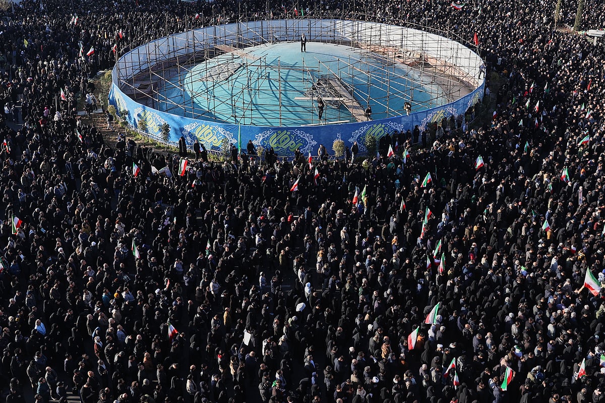 ಅಮೆರಿಕ, ಇಸ್ರೇಲ್‌ ದಾಳಿಗೆ ಇರಾನ್‌ ಪ್ರತಿ ದಾಳಿ: ವೇಳೆ ಕನಿಷ್ಠ 9 ಮಂದಿ