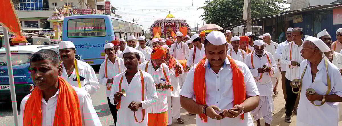 ಹಳೇಬೀಡು: ವಿಠ್ಠಲ ರುಕುಮಾಯಿ ವೈಭವದ ದಿಂಡಿ ಉತ್ಸವ ಸಂಪನ್ನ 