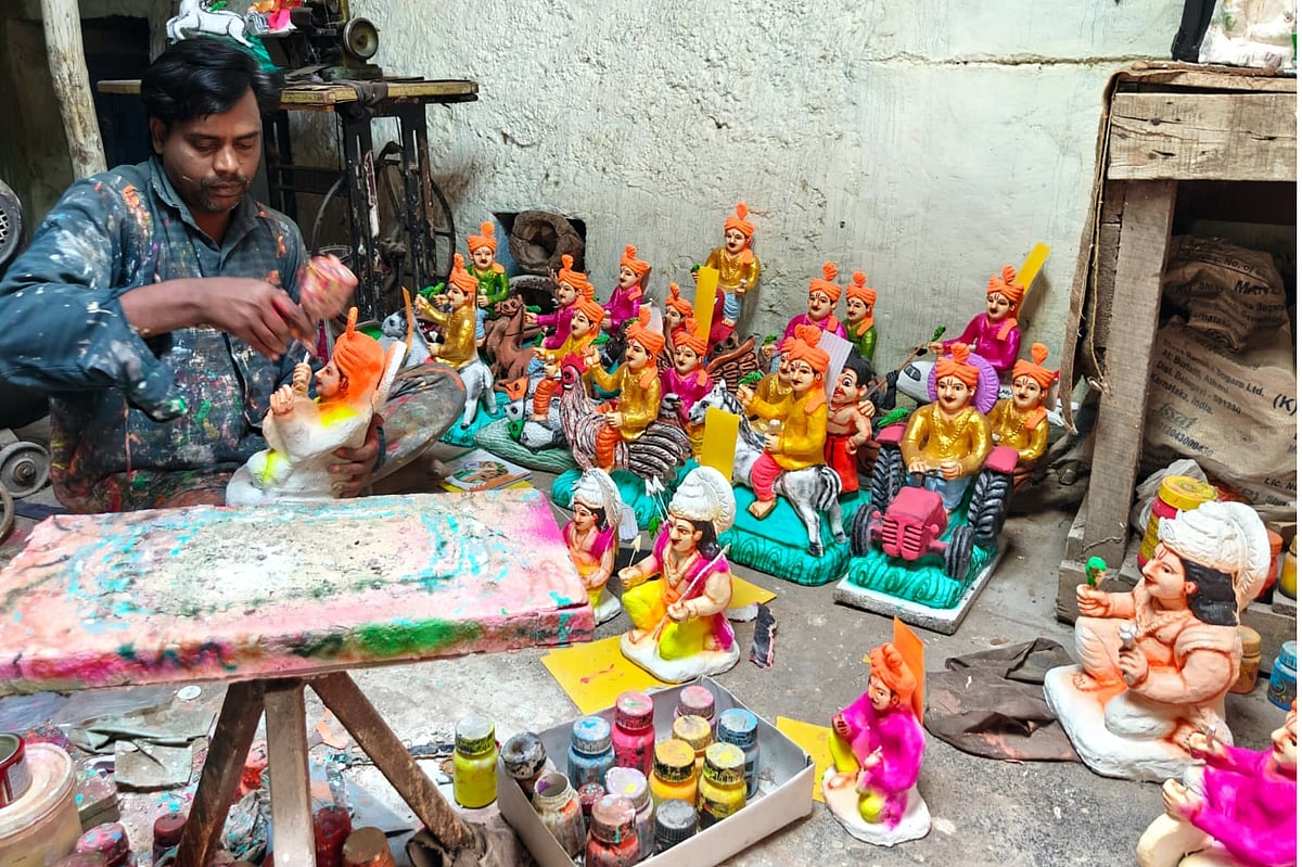 ಹೋಳಿ ಹಬ್ಬ: ಕಾಮಣ್ಣನ ಮೂರ್ತಿಗಳಿಗೆ ಅಂತಿಮ ರೂಪ