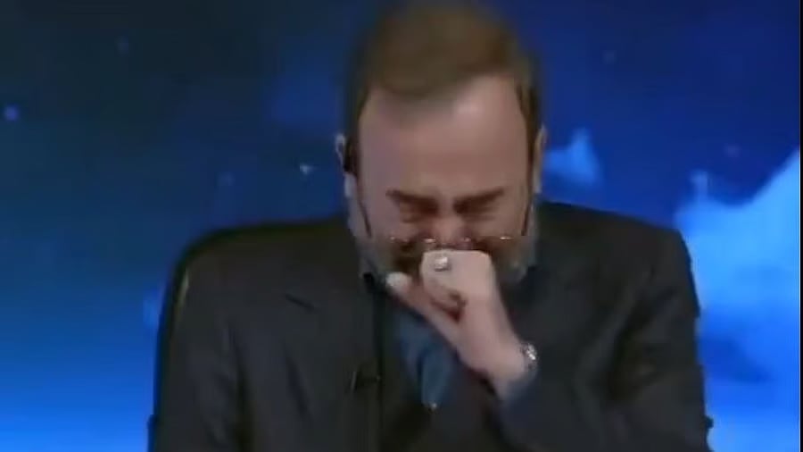 ಖಮೇನಿ ನಿಧನ ವಾರ್ತೆ ಪ್ರಕಟಿಸುವಾಗ ಭಾವುಕರಾದ ಇರಾನ್ ಟಿವಿ ನಿರೂಪಕ