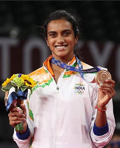 ಒಲಿಂಪಿಕ್ ಪದಕ ವಿಜೇತ ಕ್ರೀಡಾಳು, ಬ್ಯಾಡ್ಮಿಂಟನ್‌ ತಾರೆ ಪಿ.ವಿ. ಸಿಂಧು ಅವರು ಅಬುಧಾಬಿಯಲ್ಲಿ ಸಿಲುಕಿಕೊಂಡಿದ್ದಾರೆ. ಅವರು, ಆಲ್‌ ಇಂಗ್ಲೆಂಡ್‌ ಓಪನ್‌ ಟೂರ್ನಿಯಲ್ಲಿ ಪಾಲ್ಗೊಳ್ಳುವ ಸಲುವಾಗಿ ದುಬೈಗೆ ಹೊರಟಿದ್ದರು.