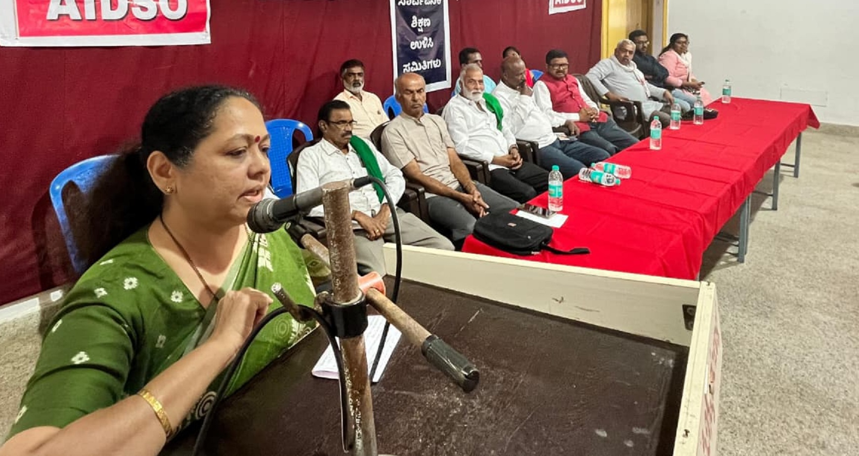 ಸಮಾವೇಶದಲ್ಲಿ ಲೇಖಕಿ ರೂಪ ಹಾಸನ ಮಾತನಾಡಿದರು.