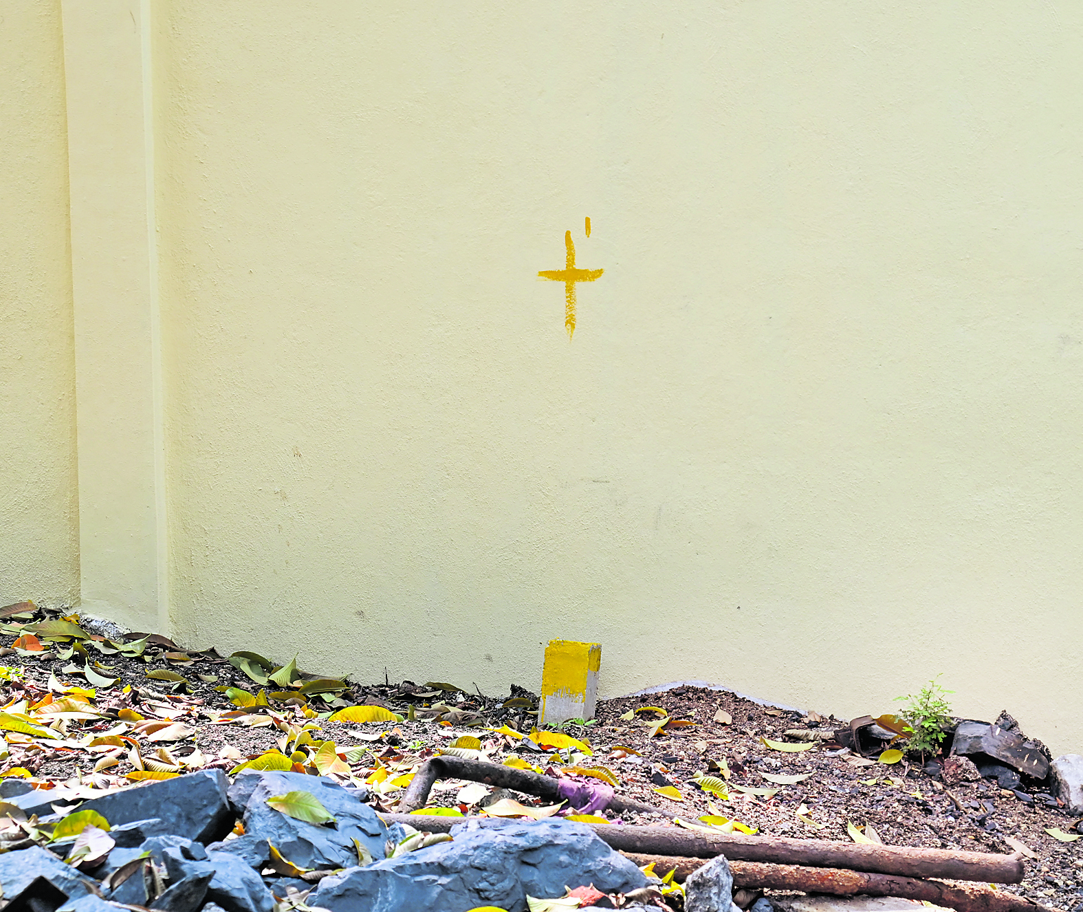 ಕ್ರೀಡಾಂಗಣಕ್ಕೆ ನೀಡಿರುವ ಜಾಗದ ಗಡಿ ಗುರುತು