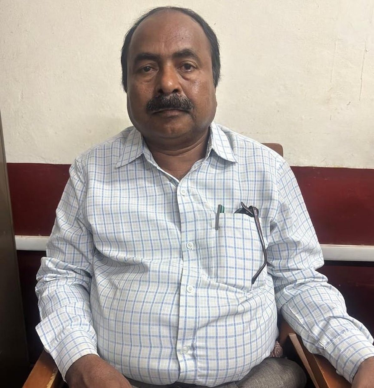 ಭದ್ರಾವತಿ ಬಿಇಒ, ಮಧ್ಯವರ್ತಿ ಲೋಕಾಯುಕ್ತ ಬಲೆಗೆ