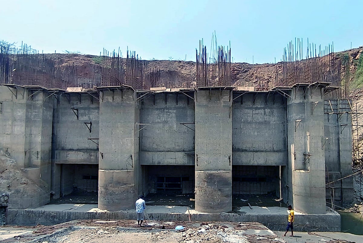 ರಾಮದುರ್ಗ | ಅರ್ಧಕ್ಕೆ ನಿಂತ ಏತ ನೀರಾವರಿ ಯೋಜನೆಗಳು: ತಪ್ಪದ ರೈತರ ಪರದಾಟ