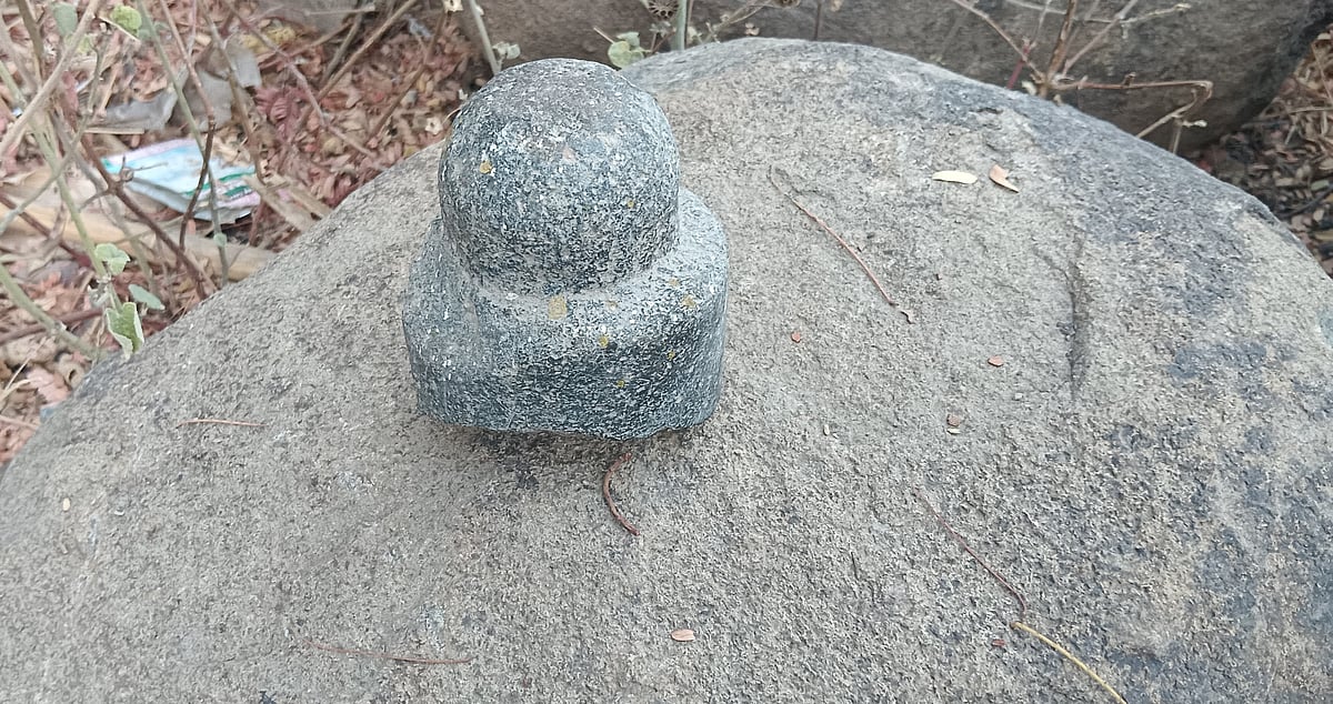 ಹಿರಿಯೂರು: ಐಮಂಗಲ ಬಳಿ ನೊಳಂಬರ ಕಾಲದ ಭಗ್ನ ಶಿವಲಿಂಗ ಪತ್ತೆ