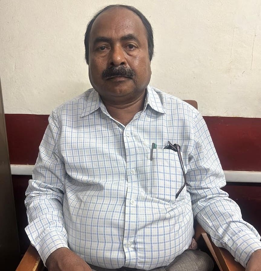 ಸಿಬ್ಬಂದಿಯಿಂದ ಲಂಚ ಪಡೆಯುವ ವೇಳೆ ಭದ್ರಾವತಿ ಬಿಇಒ, ಮಧ್ಯವರ್ತಿ ಲೋಕಾಯುಕ್ತ ಬಲೆಗೆ