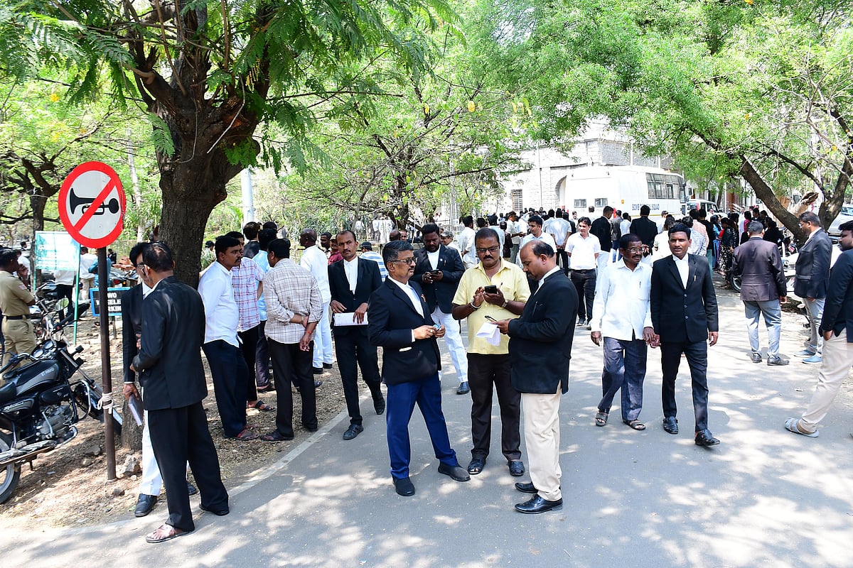 ಕಲಬುರಗಿ | ತಲ್ಲಣ ಸೃಷ್ಟಿಸಿದ ‘ಹುಸಿ’ ಬಾಂಬ್‌ ಬೆದರಿಕೆ
