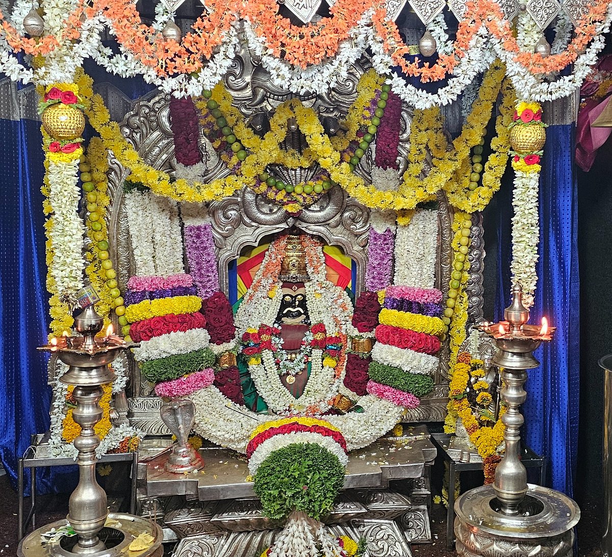 ಚಂದ್ರಗ್ರಹಣ: ಯಲ್ಲಮ್ಮನಗುಡ್ಡದಲ್ಲಿ ಕೆಲಕಾಲ ದರ್ಶನ ಬಂದ್‌