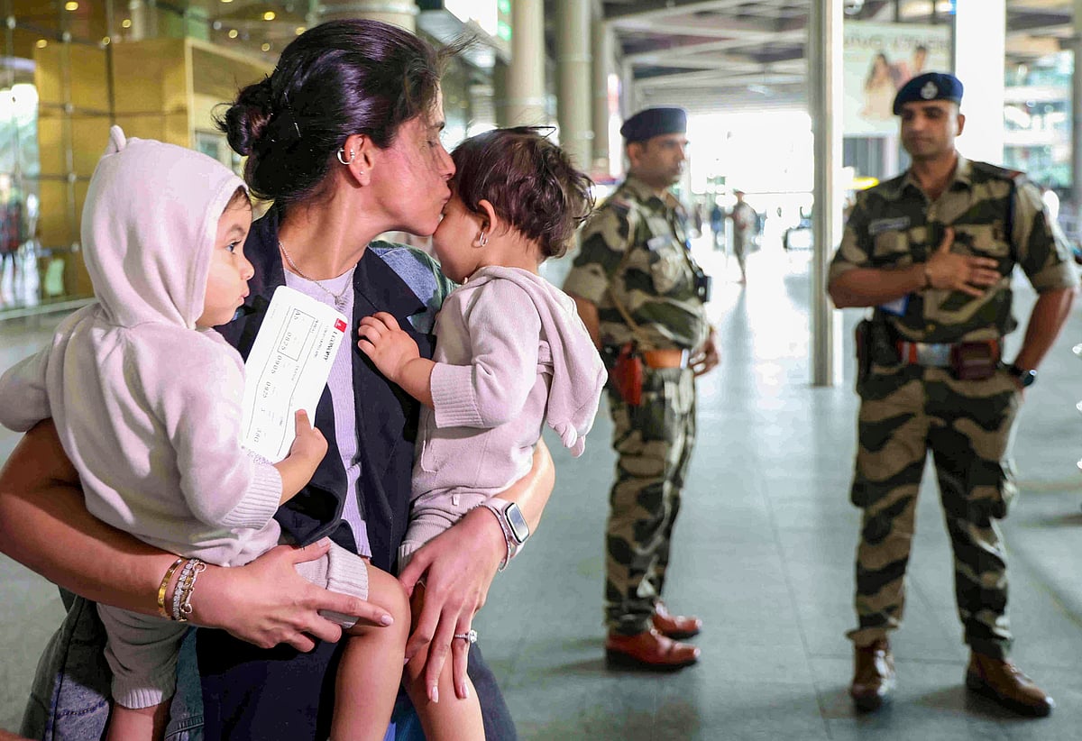 ಪಶ್ಚಿಮ ಏಷ್ಯಾ ಸಂಘರ್ಷ: ಭಯಾನಕ ಅನುಭವ ತೆರೆದಿಟ್ಟ ಪ್ರಯಾಣಿಕರು