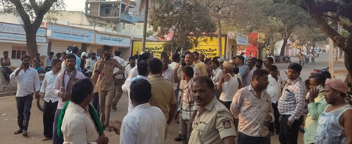 ಶೇಂಗಾ ಬೆಲೆ ಕುಸಿತ: ರೈತರ ಆಕ್ರೋಶ