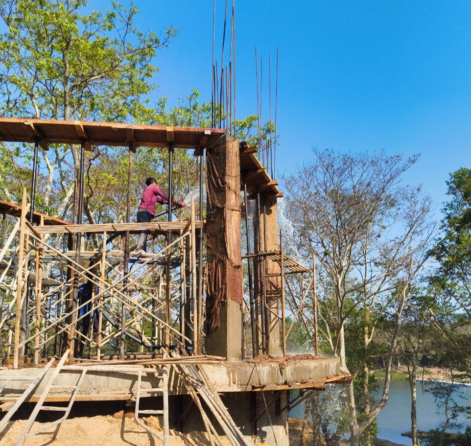 ಅಂಕೋಲಾ ತಾಲ್ಲೂಕಿನ ಹೊನ್ನಳ್ಳಿ ಗ್ರಾಮದ ಗಂಗಾವಳಿ ನದಿ ತಟದಲ್ಲಿ ನಿರ್ಮಾಣ ಹಂತದಲ್ಲಿರುವ ಜಾಕ್ವೆಲ್ ಕಾಮಗಾರಿ.