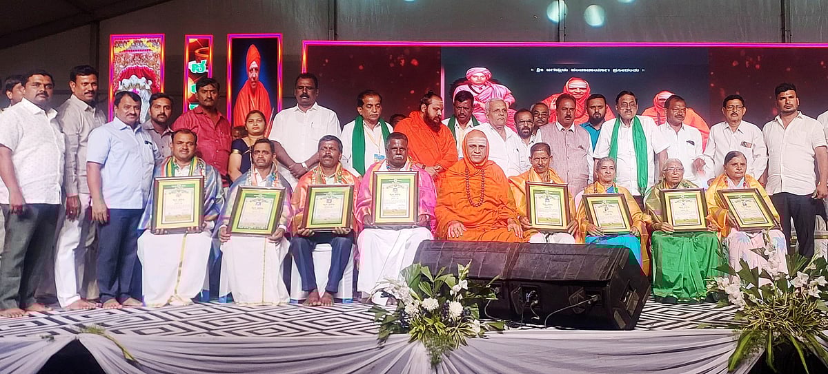 ಹೊನ್ನಾಳಿ: ರಾಜ್ಯಪ್ರಶಸ್ತಿ ಪಡೆದ 8 ರೈತರಿಗೆ ಸನ್ಮಾನ 