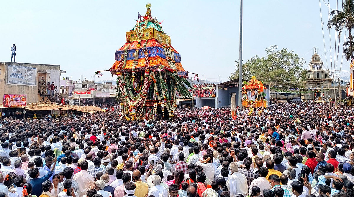Lakshminarasimha Rathotsava: ಹೊರಕೆರೆ ದೇವರಪುರ: ವಿಜೃಂಭಣೆಯ ...