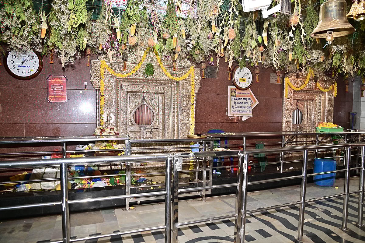 ದಾವಣಗೆರೆ | ಗ್ರಹಣ: ಬಾಗಿಲು ಮುಚ್ಚಿದ ದೇಗುಲ