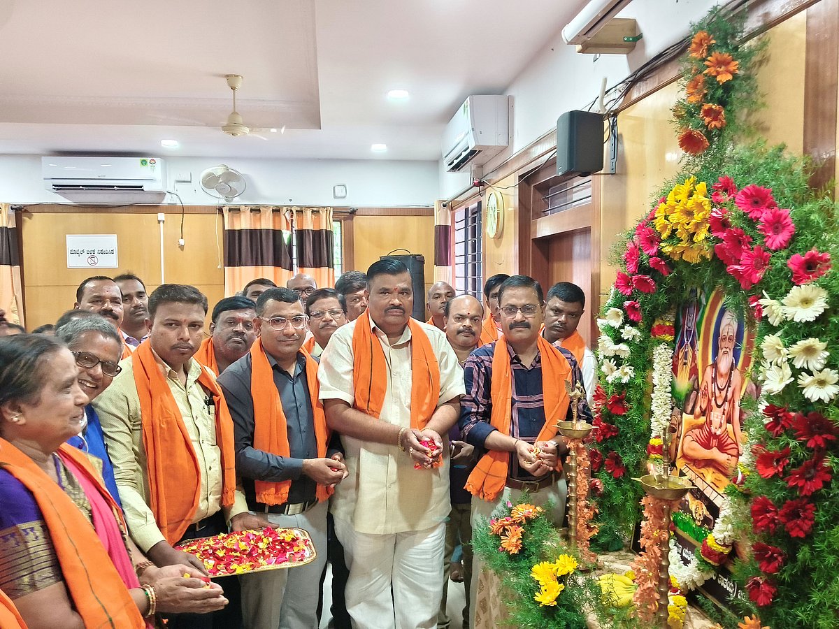 ತಾತಯ್ಯರ ತತ್ವಗಳು ಸಮಾಜಕ್ಕೆ ದಾರಿದೀಪ: ಶಿಕ್ಷಕ ತಿಪ್ಪೇಸ್ವಾಮಿ 