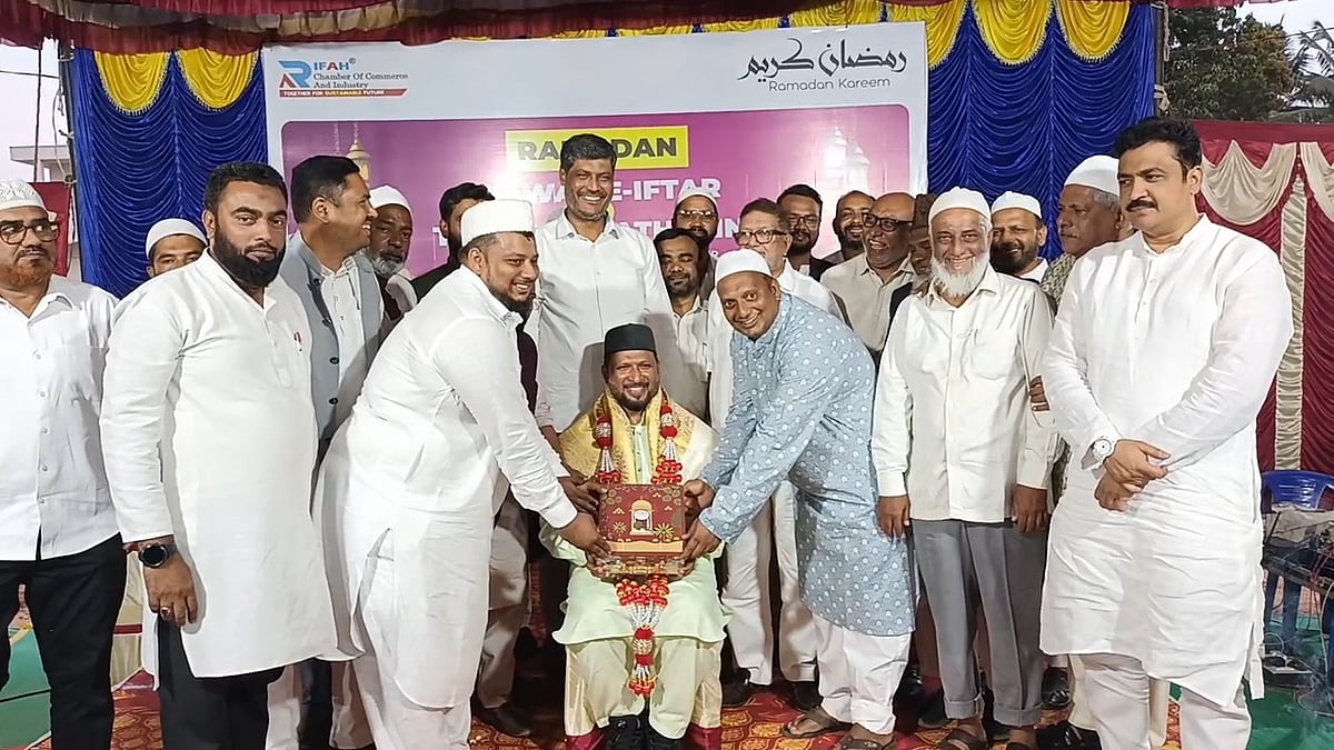 ತುಮಕೂರು: ಉದ್ಯಮಿಗಳಿಗೆ ಇಫ್ತಾರ್ ಆಯೋಜನೆ