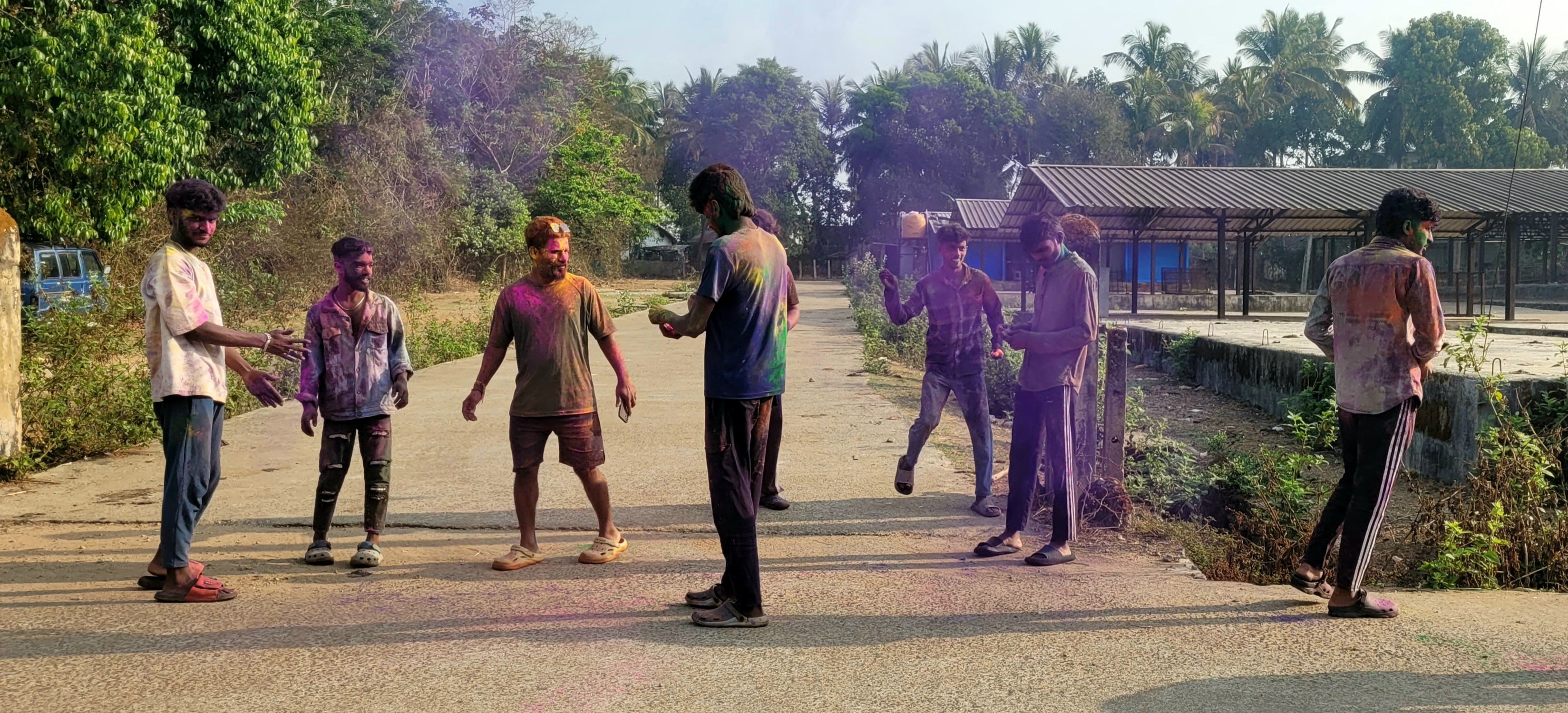 ರಿಪ್ಪನ್ ಪೇಟೆ ಬಣ್ಣದ ಓಕುಳಿ ಎಲ್ಲಿ ಮಿಂದೆದ್ದ ಯುವಕರು.