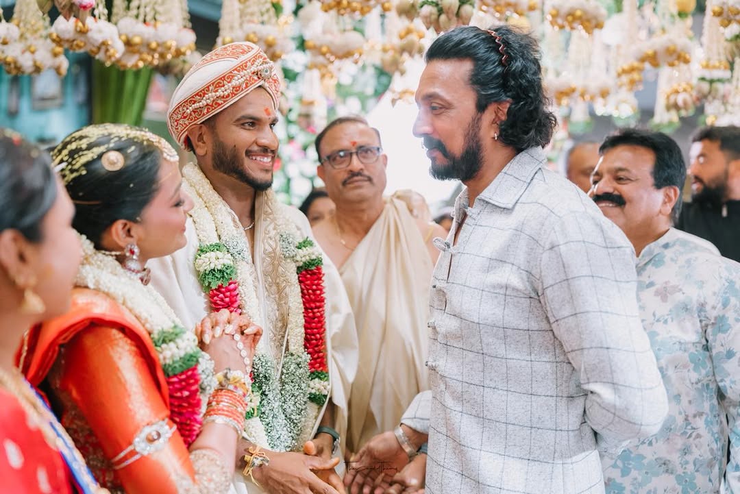 ಕ್ರಿಕೆಟಿಗ  ವೈಶಾಕ್ ವಿಜಯ್ ಕುಮಾರ್ ದಂಪತಿ, ಕಿಚ್ಚ ಸುದೀಪ್