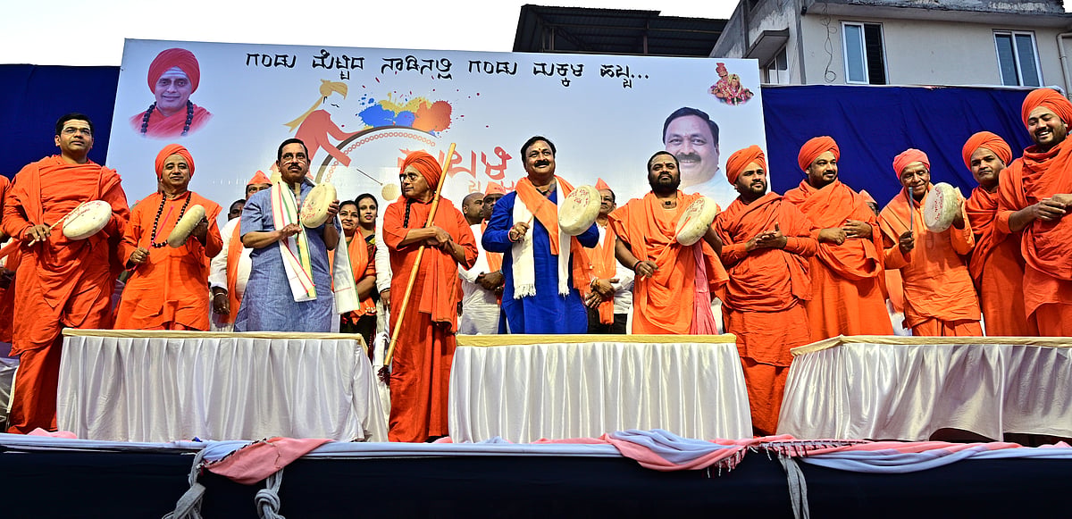 ಹುಬ್ಬಳ್ಳಿ| ವಿಕೃತಿ ದಹಿಸುವ ಹೋಳಿ ಆಚರಣೆ: ಕೇಂದ್ರ ಸಚಿವ ಪ್ರಲ್ಹಾದ ಜೋಶಿ