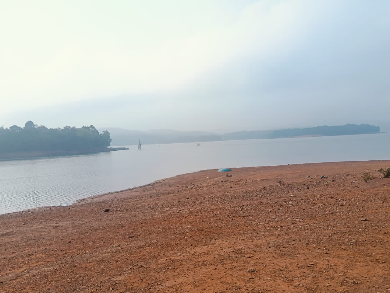 ಶರಾವತಿ ಹಿನ್ನೀರಿನ ಮುಪ್ಪಾನೆ ಕಡವು ಪ್ರದೇಶ.