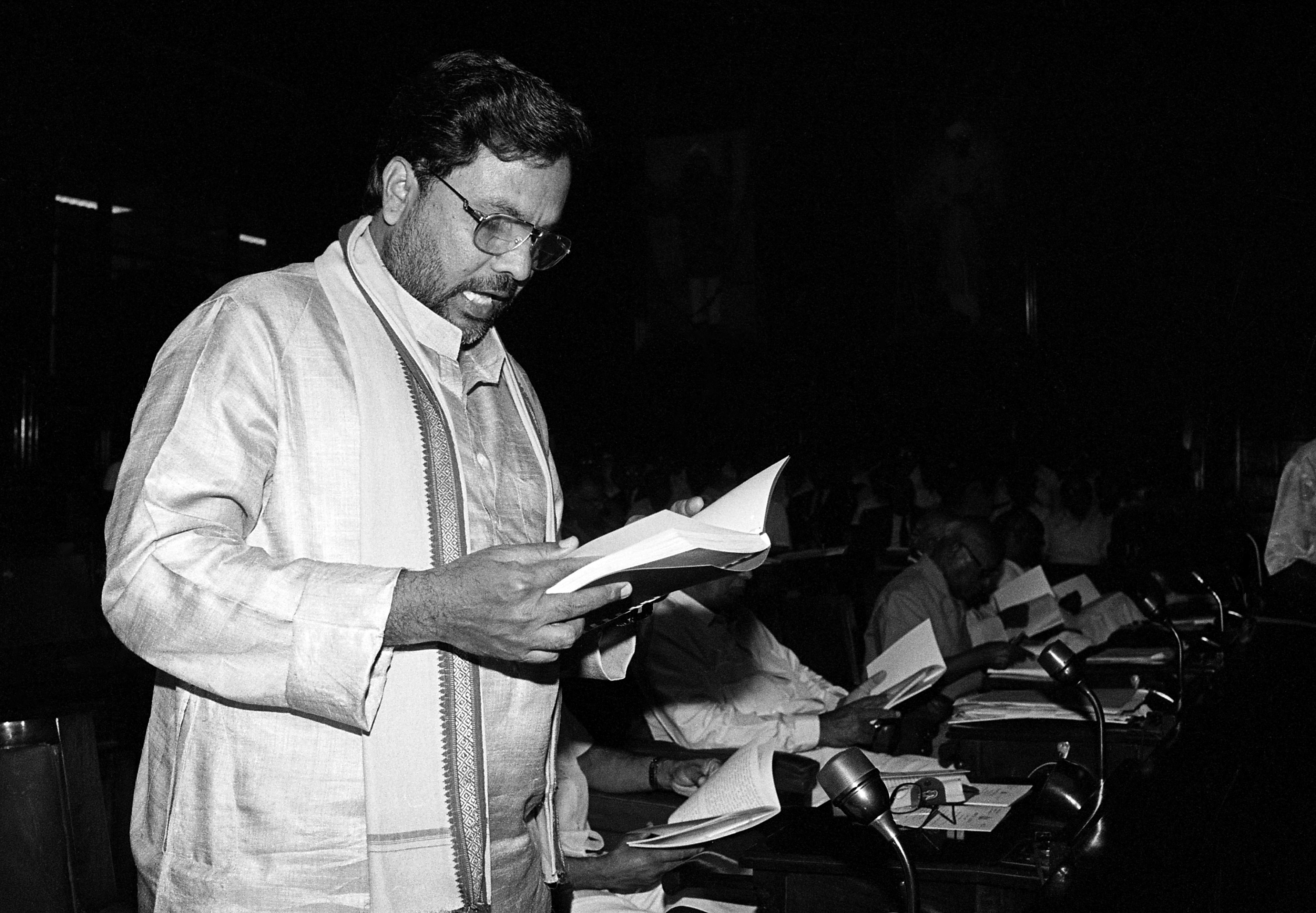 1995ರಲ್ಲಿ ಮೊದಲ ಬಾರಿಗೆ ಸಿದ್ದರಾಮಯ್ಯ ಅವರು ತಮ್ಮ ಚೊಚ್ಚಲ ಬಜೆಟ್ ಮಂಡನೆ ಮಾಡಿದರು. ಇವರು ಉಪಮುಖ್ಯಮಂತ್ರಿಯಾಗಿ ಹಾಗೂ ಮುಖ್ಯಮಂತ್ರಿಯಾಗಿ ಬಜೆಟ್ ಮಂಡಿಸಿದ್ದಾರೆ.