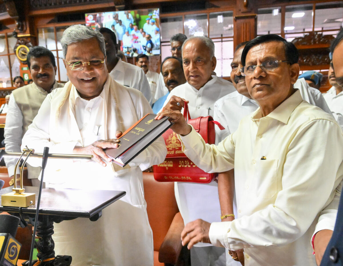 2026 ಬಜೆಟ್‌ನಲ್ಲಿ ಪ್ರಮುಖವಾಗಿ ಶಿಕ್ಷಣಕ್ಕೆ ₹47,224 ಕೋಟಿ, ಮಹಿಳಾ ಮತ್ತು ಮಕ್ಕಳ ಕಲ್ಯಾಣಕ್ಕೆ ₹34,929 ಕೋಟಿ,ಇಂಧನ ಇಲಾಖೆಗೆ ₹29,947 ಕೋಟಿ, ಗ್ರಾಮೀಣಾಭಿವೃದ್ಧಿ ಮತ್ತು ಪಂಚಾಯತ್ ರಾಜ್‌ಗೆ ₹26,559 ಕೋಟಿ,ಲೋಕೋಪಯೋಗಿ ಮತ್ತು ಸಾರಿಗೆ ಇಲಾಖೆಗೆ ₹23,100 ಕೋಟಿ ಹಾಗೂ ನೀರಾವರಿ ಇಲಾಖೆಗೆ ₹22,436 ಕೋಟಿ ಬಜೆಟ್‌ ಮಂಡಿಸಲಾಗಿದೆ.