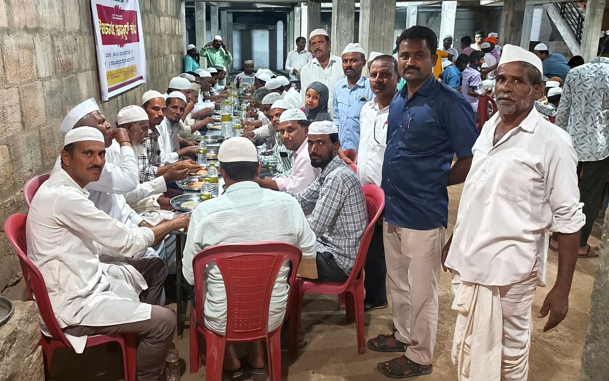 ವೀರಶೈವ-ಲಿಂಗಾಯತ ಸಮಾಜದಿಂದ ಇಫ್ತಾರ್ ಕೂಟ