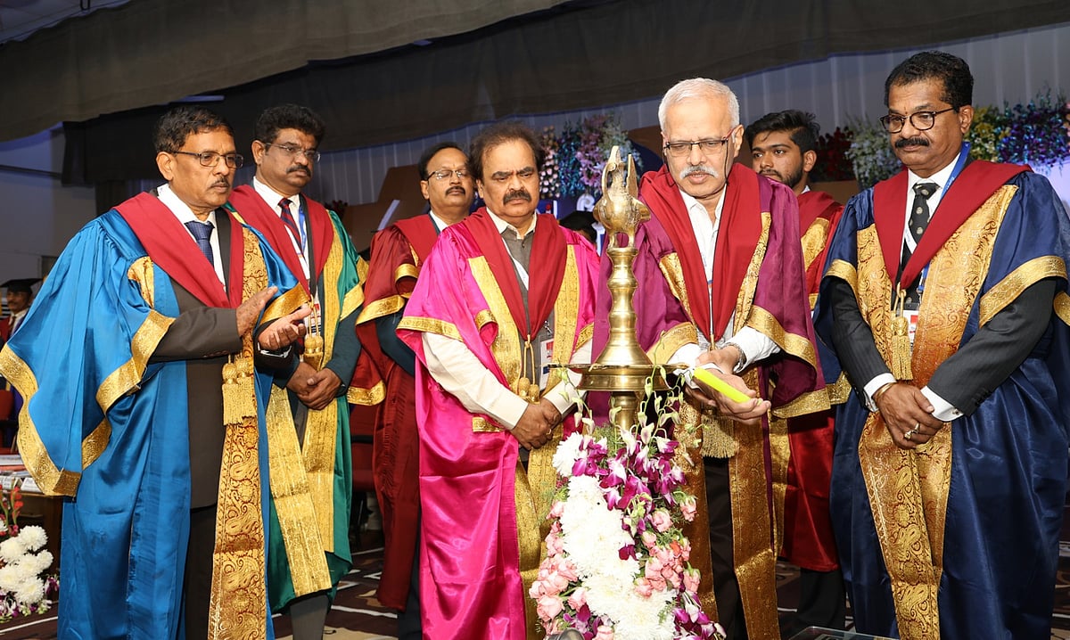 ರಾಯಚೂರು | ಪದವಿ ಜತೆ ವೃತ್ತಿ ಕೌಶಲ ಬೆಳೆಸಿಕೊಳ್ಳಿ: ಪ್ರೊ ವೆಂಕಪ್ಪಯ್ಯ