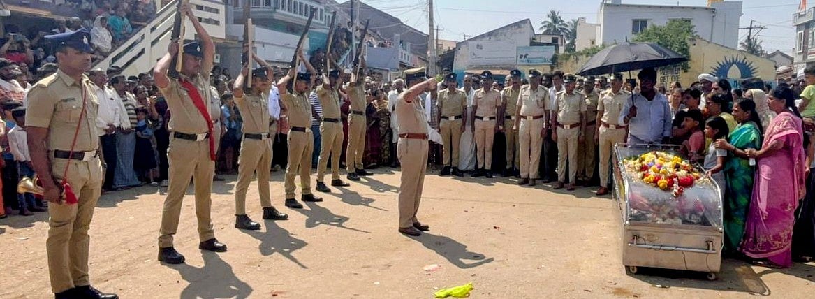 ಕಡರನಾಯ್ಕನಹಳ್ಳಿ: ನಿವೃತ್ತ ಯೋಧನಿಗೆ ಸರ್ಕಾರಿ ಗೌರವಗಳೊಂದಿಗೆ ಅಂತ್ಯಸಂಸ್ಕಾರ