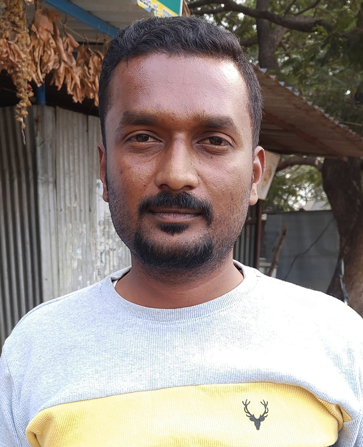 ಪ್ರವೀಣ್ ಗ್ರಾಮದ ಯುವಕ.