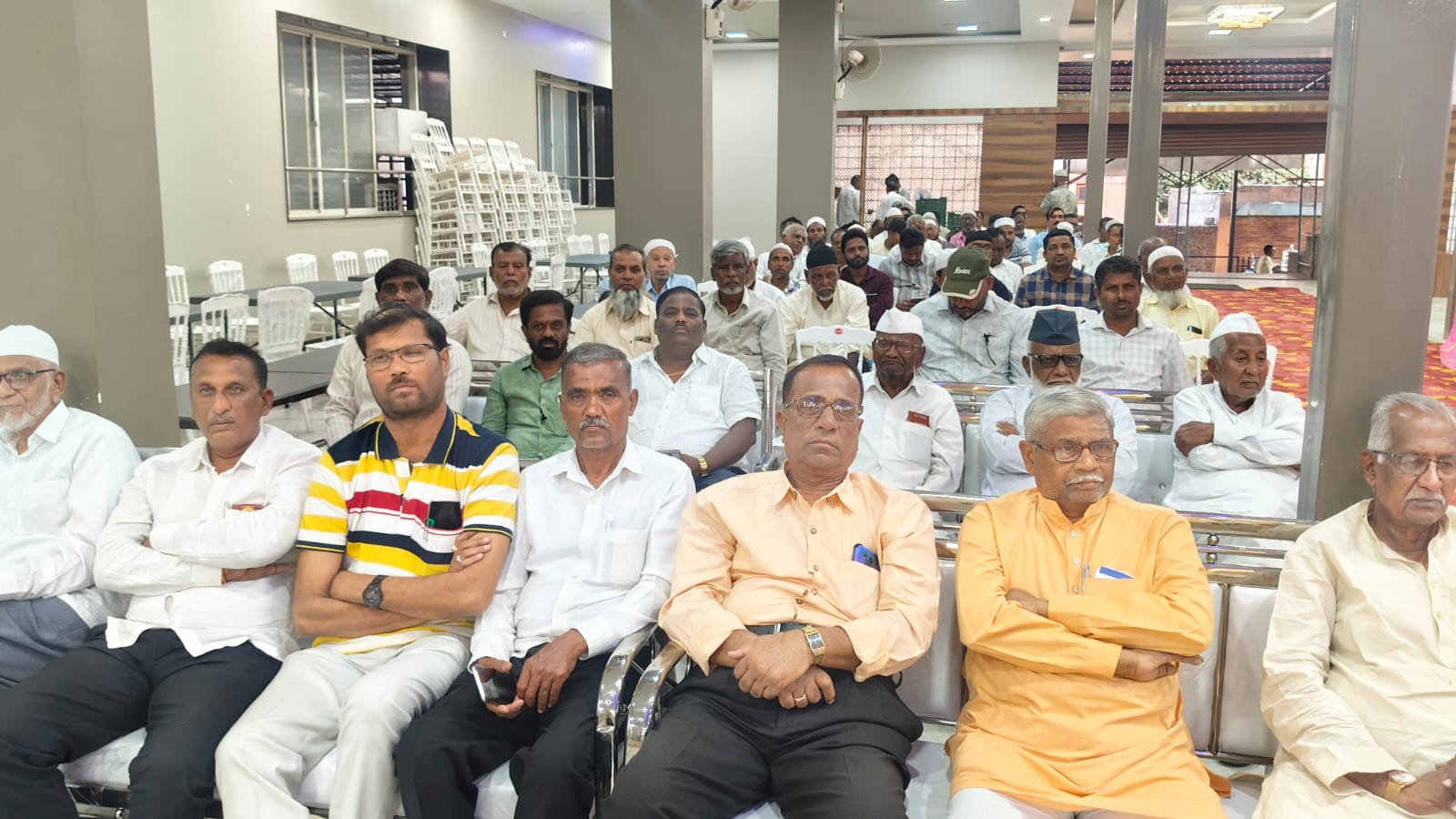 ಮುದ್ದೇಬಿಹಾಳ ದಲ್ಲಿ ಜರುಗಿದ ಇಪ್ತಾರಕೂಟದಲ್ಲಿ ಹಿಂದೂ ಮುಸ್ಲಿಂ ಬಾಂಧವರು ಇದ್ದರು