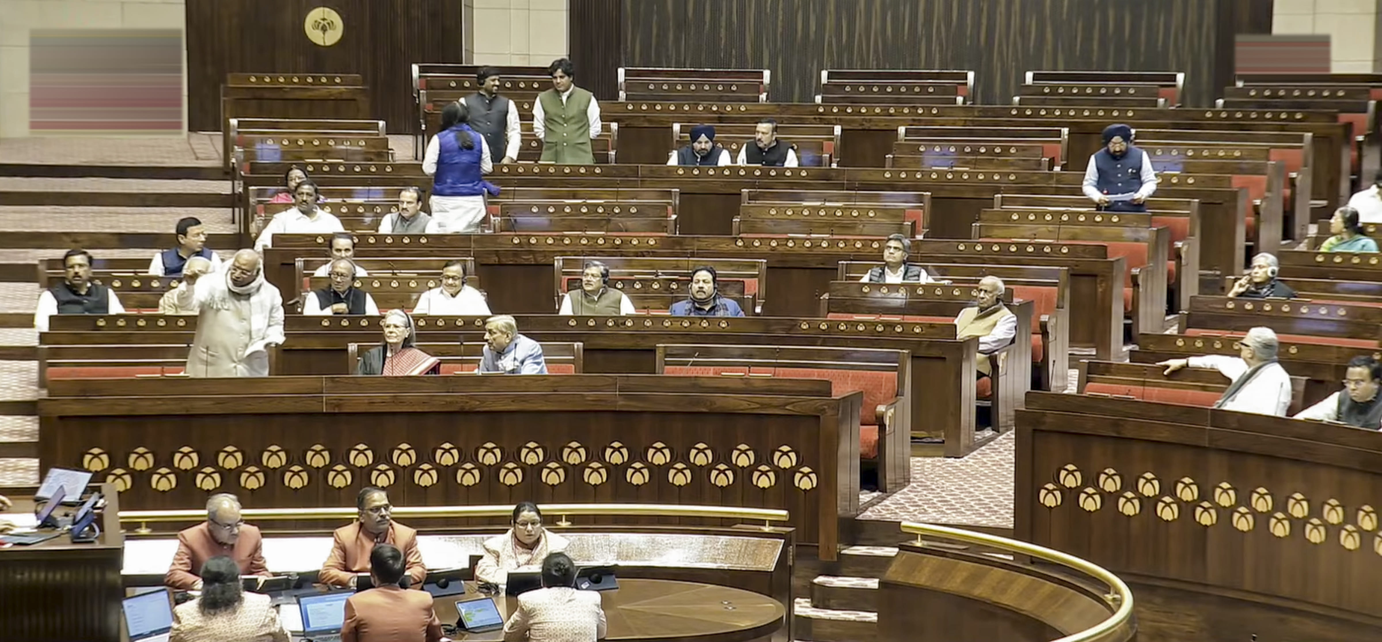 ಸಂಸತ್ತಿನ ಬಜೆಟ್ ಅಧಿವೇಶನ: ಸ್ಪೀಕರ್‌ ವಿರುದ್ಧ ಅವಿಶ್ವಾಸ ನಿರ್ಣಯ ಇಂದು ಚರ್ಚೆಗೆ