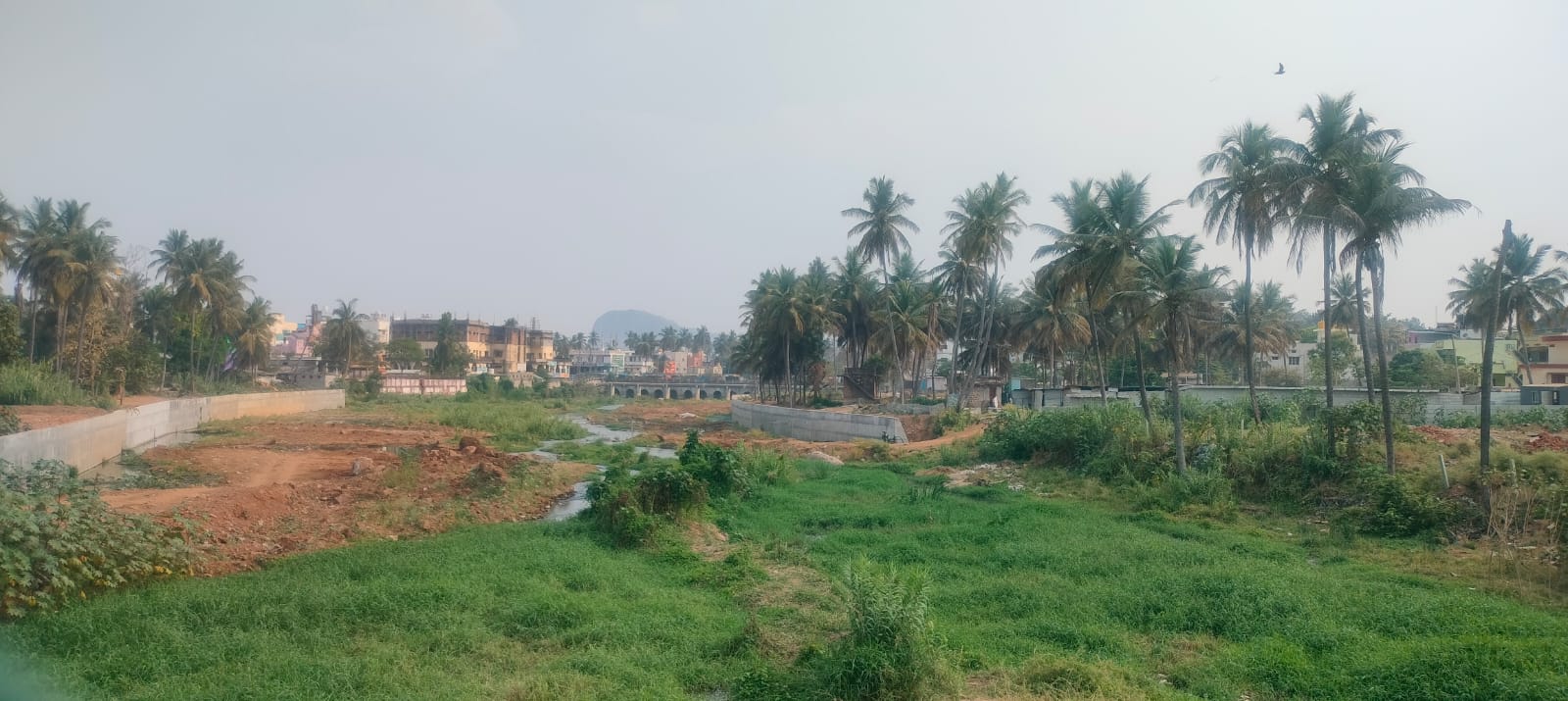 ರಾಮನಗರದ ಹೃದಯಭಾಗದಲ್ಲಿ ಹರಿಯುವ ಅರ್ಕಾವತಿ ನದಿಯ ನೋಟ