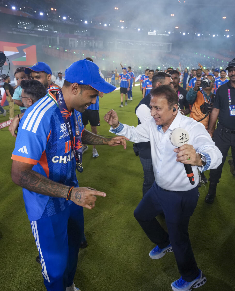 ಸುನೀಲ್‌ ಗಾವಸ್ಕರ್ ಮತ್ತು ಸೂರ್ಯಕುಮಾರ್ ಯಾದವ್ ಸಂಭ್ರಮಿಸಿದ ಪರಿ