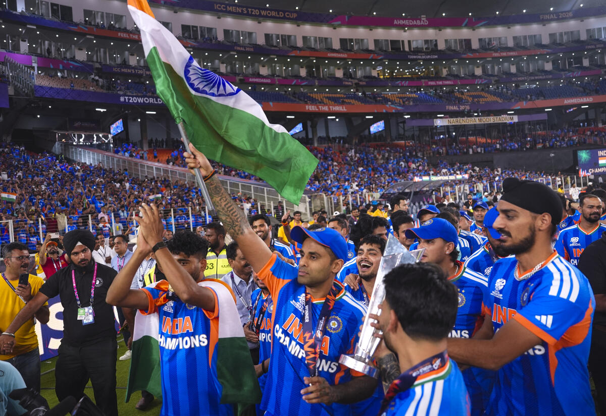 ಗೆಲುವಿನ ಸಂಭ್ರಮದಲ್ಲಿ ಭಾರತ ತಂಡದ ಆಟಗಾರರು  