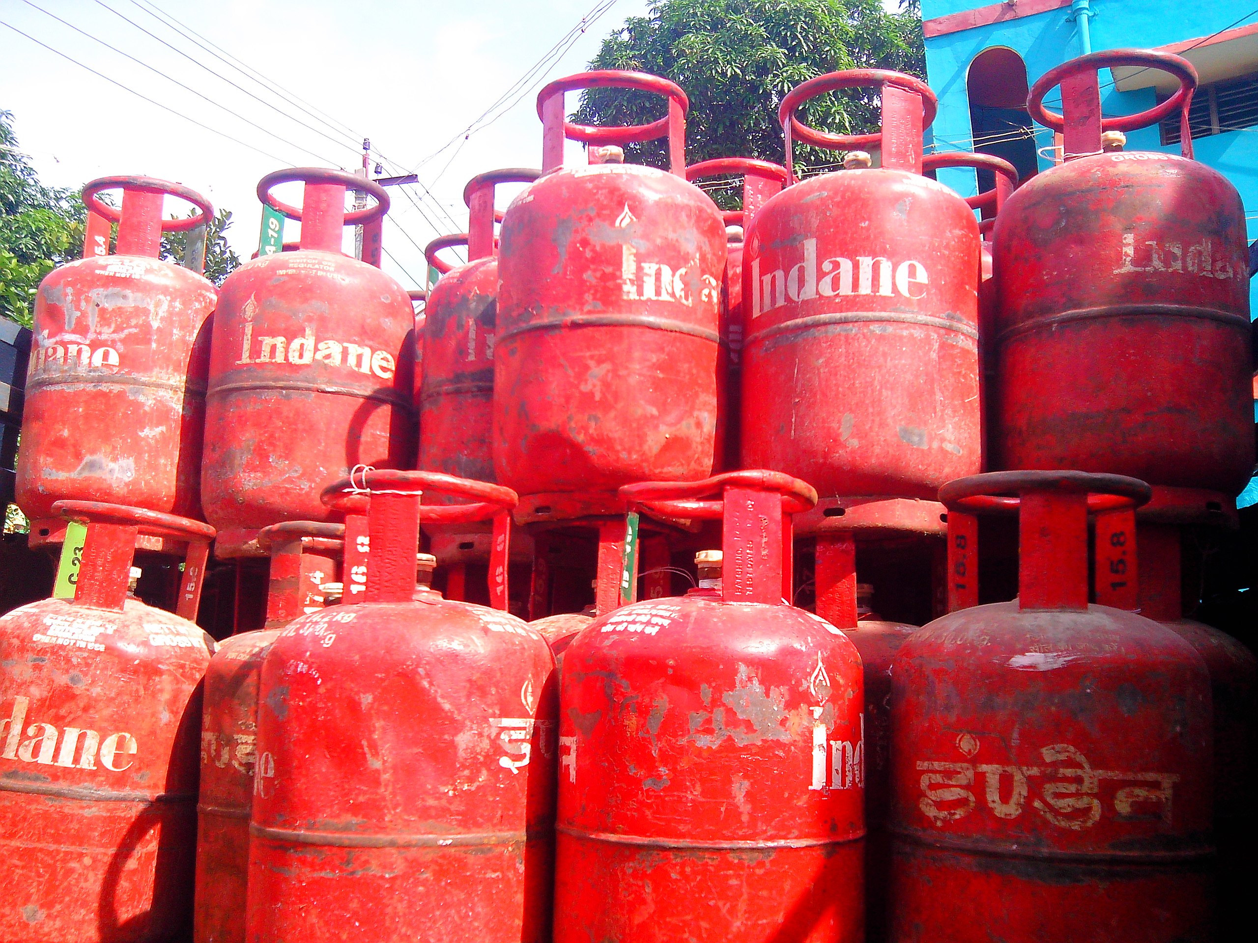 LPG Cylinder Supply: ಅಗತ್ಯದಷ್ಟು ಎಲ್‌ಪಿಜಿ ಸಿಲಿಂಡರ್‌ ಲಭ್ಯ: ಆಹಾರ ಇಲಾಖೆ ಪ್ರಕಟಣೆ