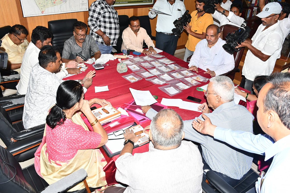 ಲಕ್ಕುಂಡಿಯಲ್ಲಿ ಸಿಕ್ಕ ನಿಧಿ 600 ವರ್ಷ ಹಳೆಯದ್ದು: ಕೃಷ್ಣಮೂರ್ತಿ