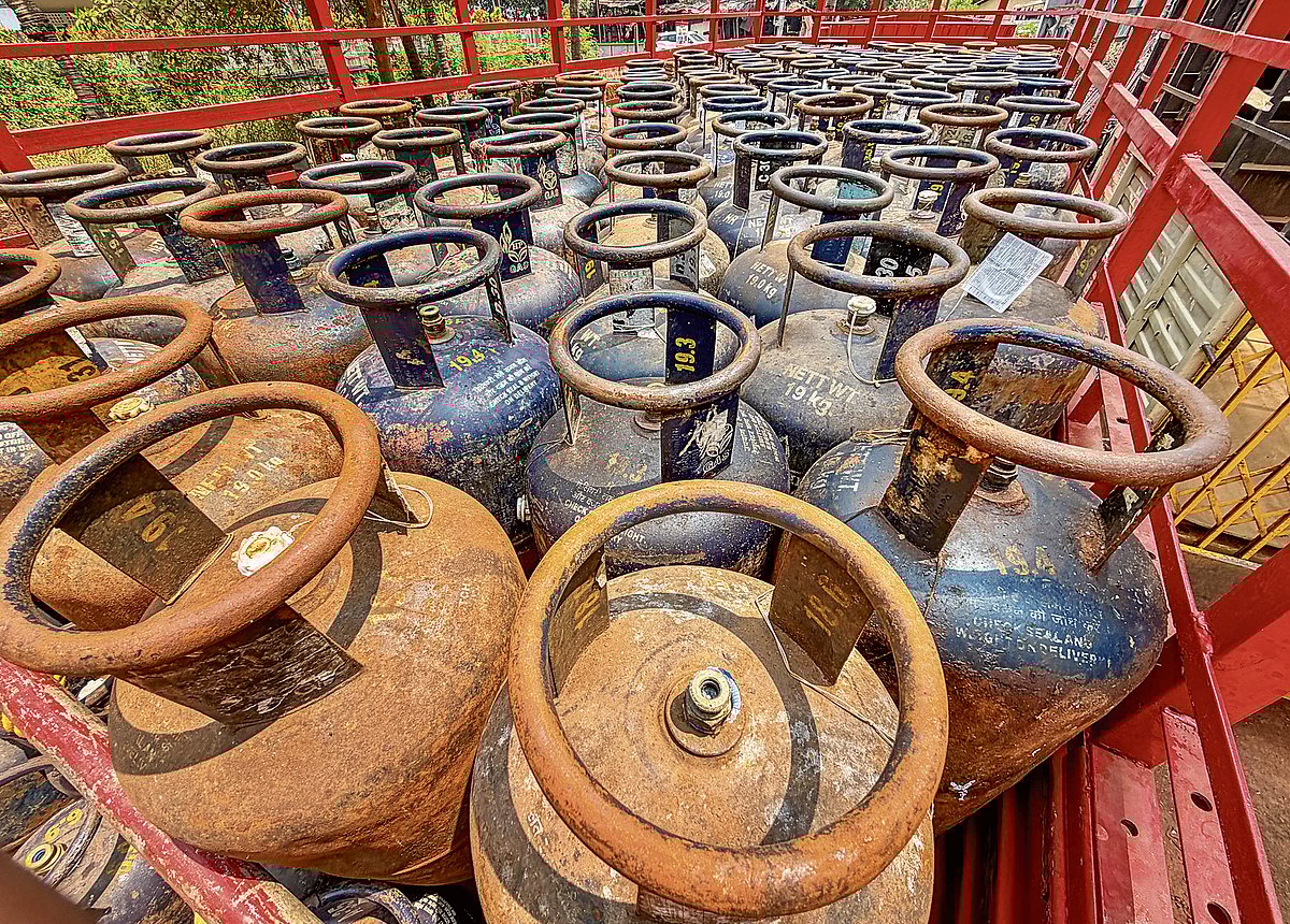 ವಾಣಿಜ್ಯ ಬಳಕೆಯ ಸಿಲಿಂಡರ್‌ ಕೊರತೆ: ಕಾಫಿ ವಲಯ ಸಂಕಷ್ಟಕ್ಕೆ