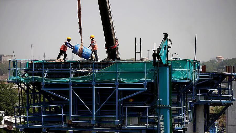 ಬೆಂಗಳೂರಲ್ಲಿ ತಯಾರಿಸಿದ ಕೋಚ್: ಸ್ವದೇಶಿ ರೈಲು ಸೆಟ್‌ನೊಂದಿಗೆ ಬುಲೆಟ್ ರೈಲು ಹಳಿಗೆ