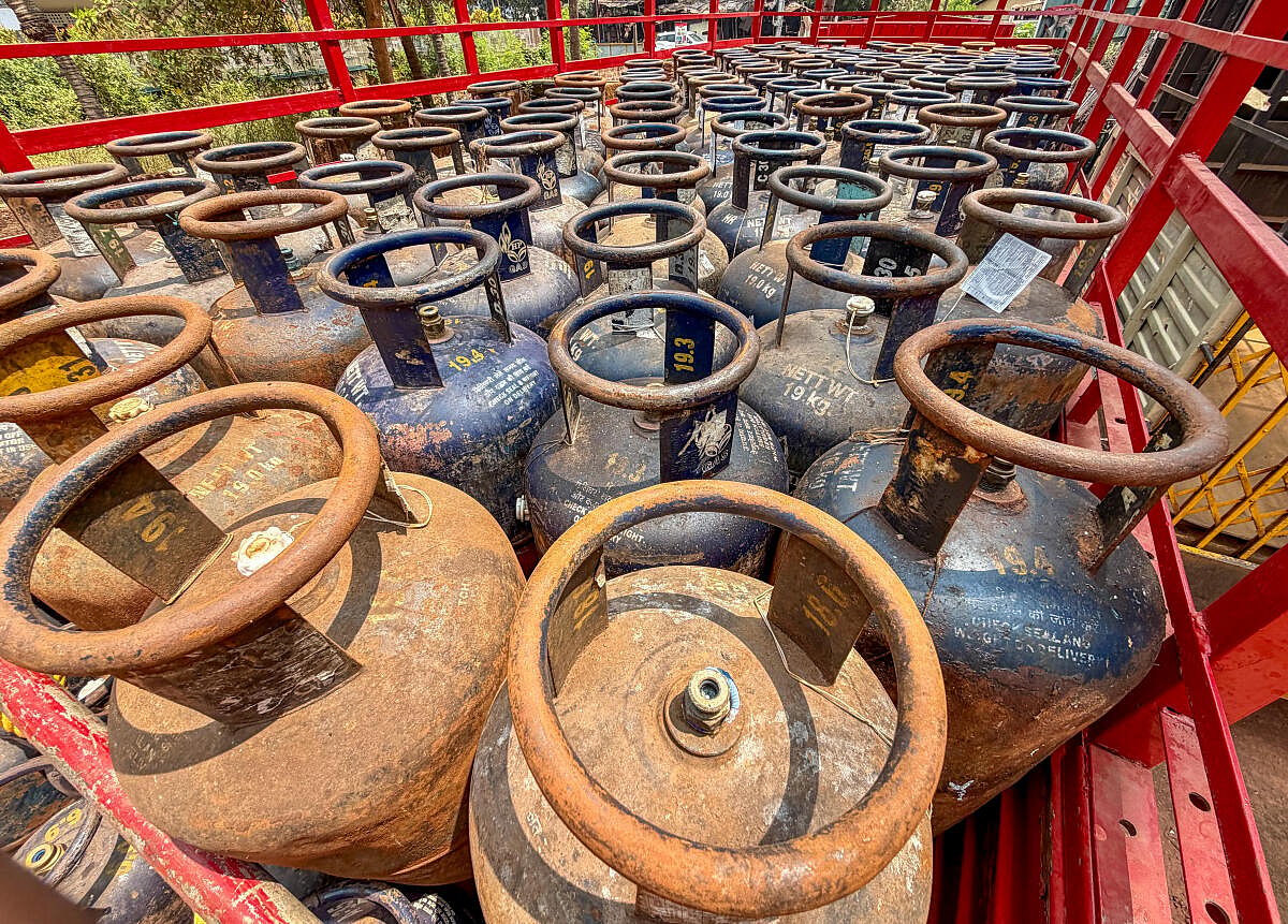 PHOTOS | LPG Shortage: ರಾಜ್ಯದ ಹಲವೆಡೆ ಎಲ್‌ಪಿಜಿ ಕೊರತೆ, ಸಂಕಷ್ಟ