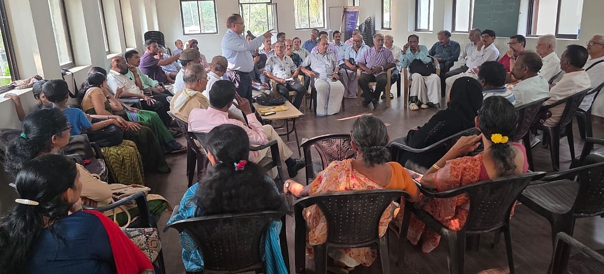 ಕೇರಳದಲ್ಲಿ ಮಲಯಾಳ ಕಡ್ಡಾಯ ಕಾಯ್ದೆ: ಕಾಸರಗೋಡು ಕನ್ನಡದ ಅಸ್ಮಿತೆ ಮೇಲೆ ಕರಿಮೋಡ 