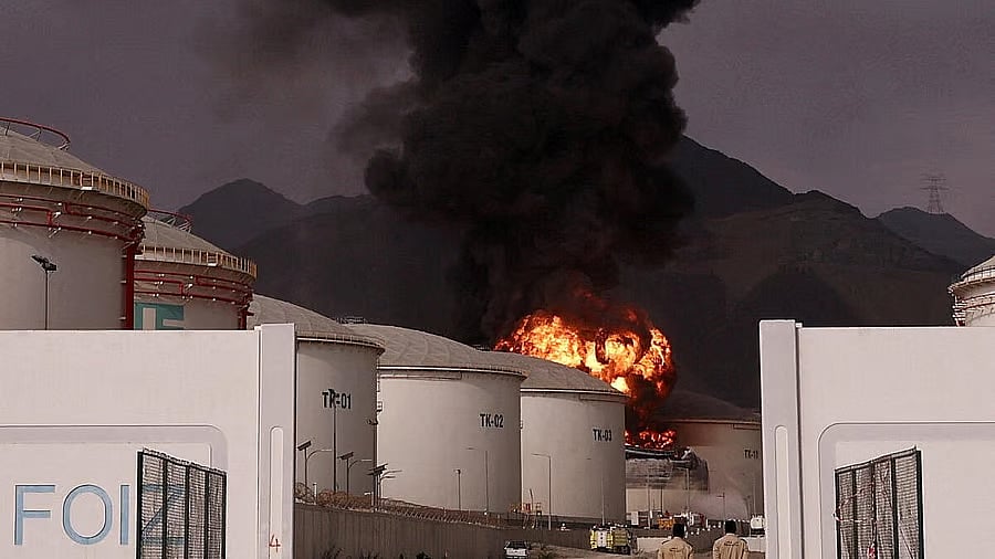 War Roundup: ಯುಎಇ, ಕತಾರ್‌, ಕುವೈತ್‌ನಲ್ಲಿ  ತೈಲ ಉತ್ಪಾದನಾ ಘಟಕಗಳು ಬಂದ್