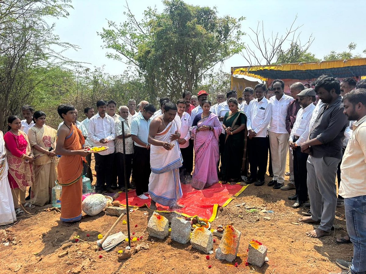 ಕೆಜಿಎಫ್‌: ವಿದ್ಯುತ್‌ ಚಿತಾಗಾರ ಕಾಮಗಾರಿಗೆ ಶಾಸಕಿ ಎಂ.ರೂಪಕಲಾ ಚಾಲನೆ